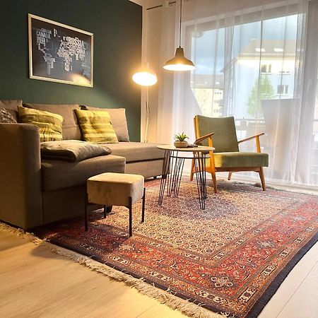 Living At Saarpartments -Adultsonly- 2 Bedrooms, Kitchen - Business & Holiday Apartments For Long- And Short Term Stay, 3 Min To Train Station, Secure E-Bike Parking! Saarbrücken Kültér fotó