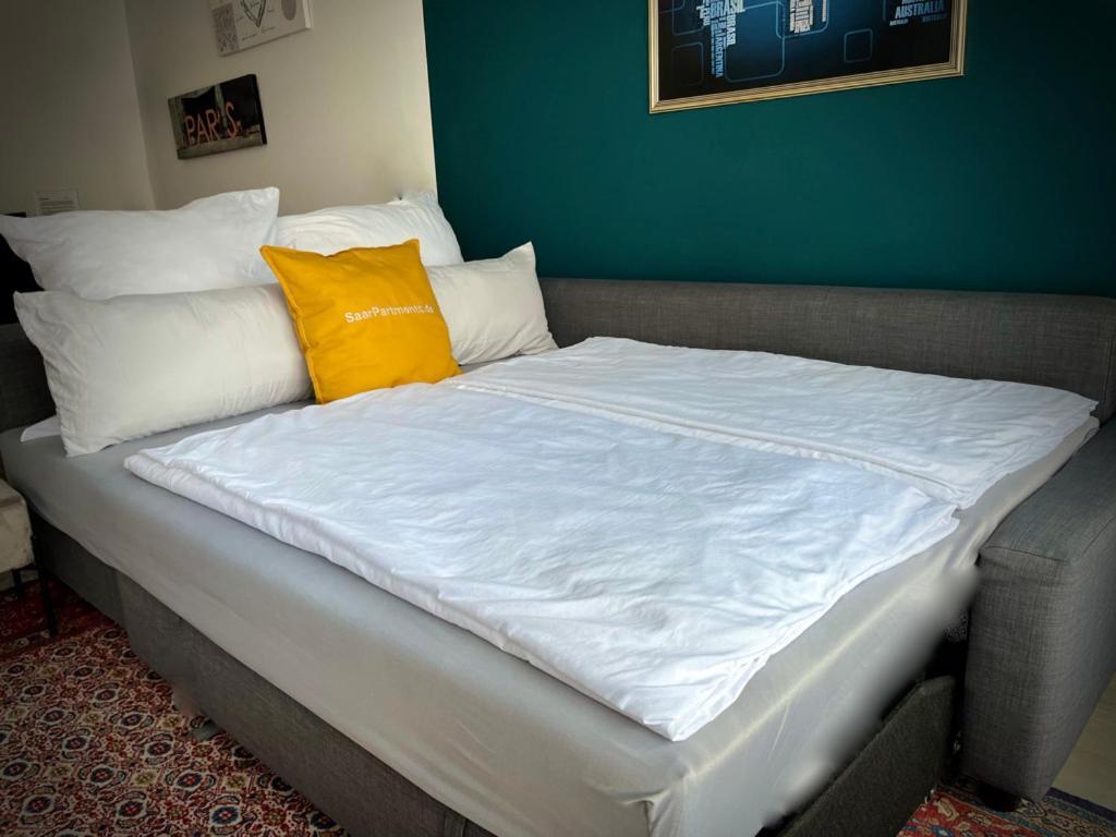 Living At Saarpartments -Adultsonly- 2 Bedrooms, Kitchen - Business & Holiday Apartments For Long- And Short Term Stay, 3 Min To Train Station, Secure E-Bike Parking! Saarbrücken Kültér fotó